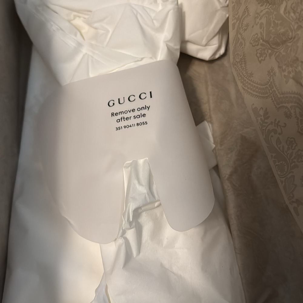 Gucci Beige and White Women's Sneakers - Picture 6 of 8